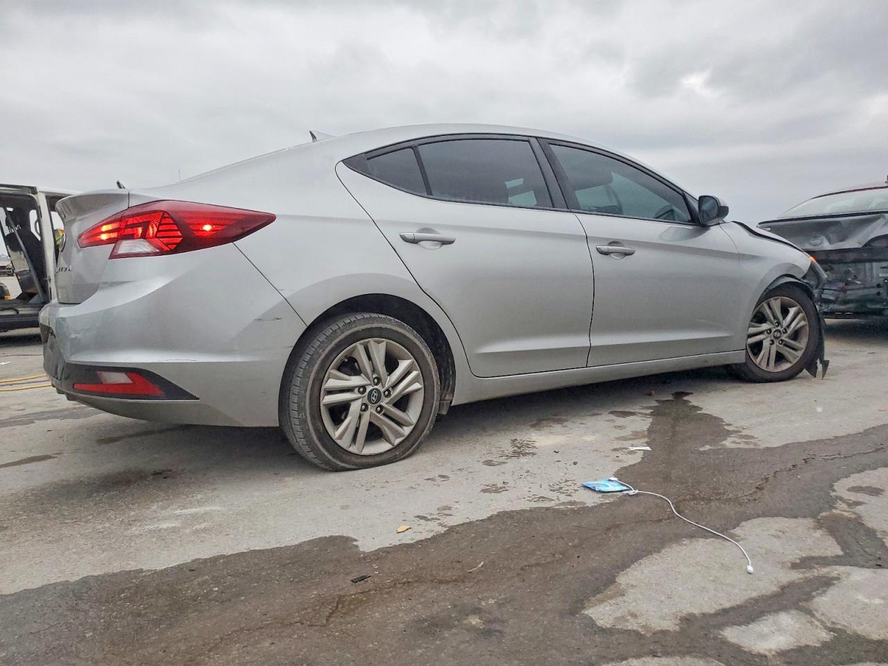 2020 HYUNDAI ELANTRA SEL photo 3