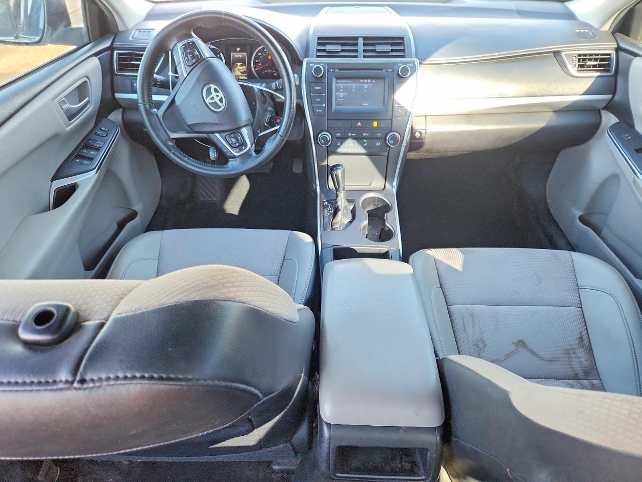 2016 TOYOTA CAMRY LE photo 8