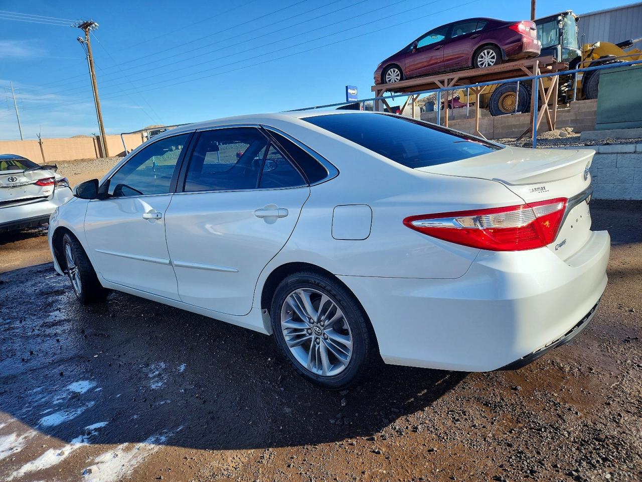 2016 TOYOTA CAMRY LE photo 2