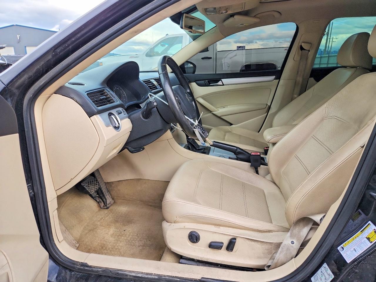 2012 VOLKSWAGEN PASSAT SE photo 7