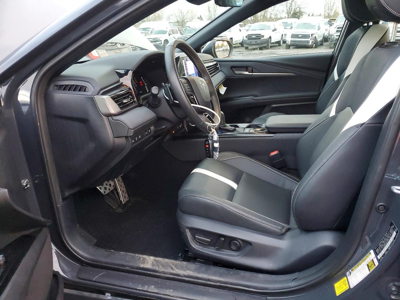 2025 TOYOTA CAMRY XSE photo 7