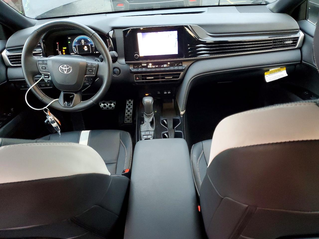 2025 TOYOTA CAMRY XSE photo 8