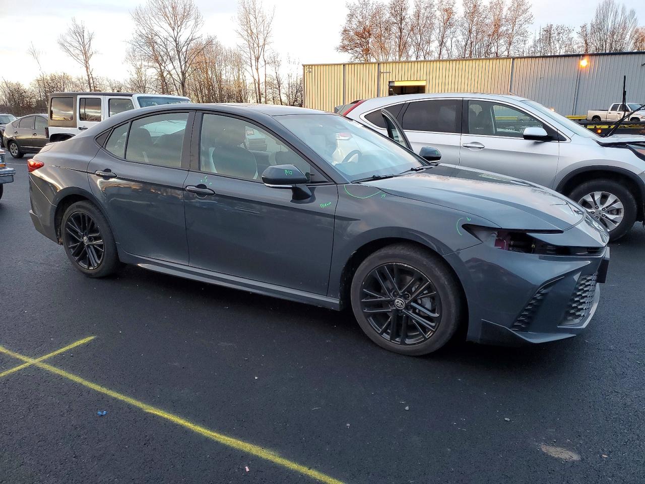 2025 TOYOTA CAMRY XSE photo 4
