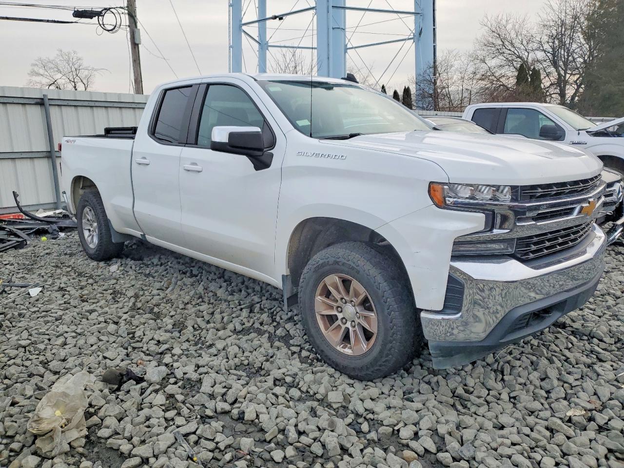 2019 CHEVROLET SILVERADO K1500 LT photo 4