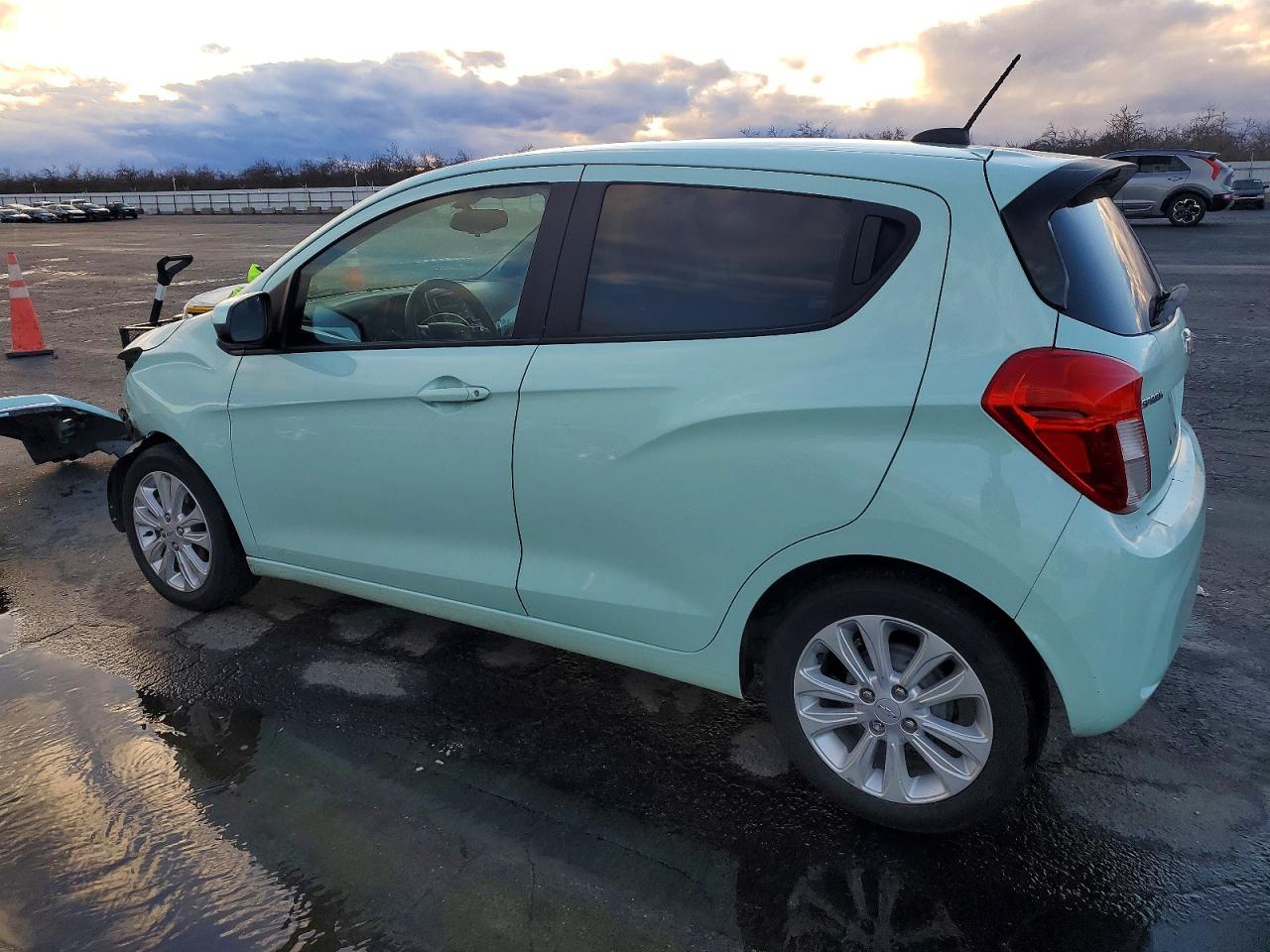2017 CHEVROLET SPARK 1LT photo 2