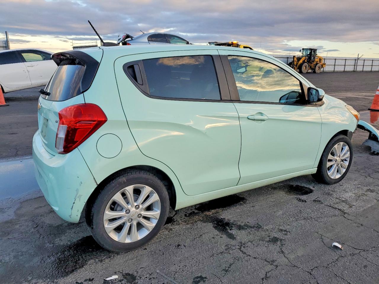 2017 CHEVROLET SPARK 1LT photo 3