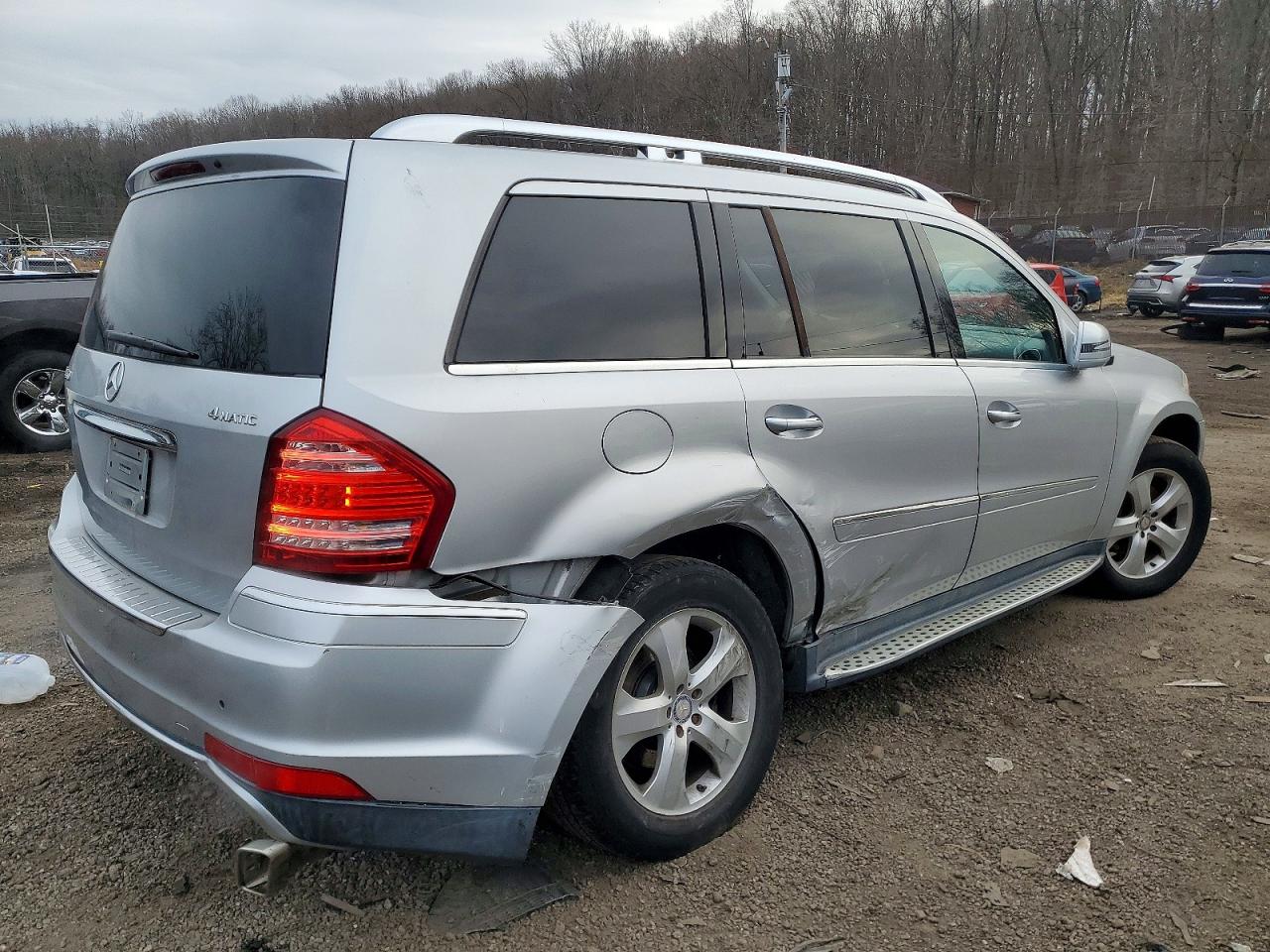 2012 MERCEDES-BENZ GL 450 4MATIC photo 3