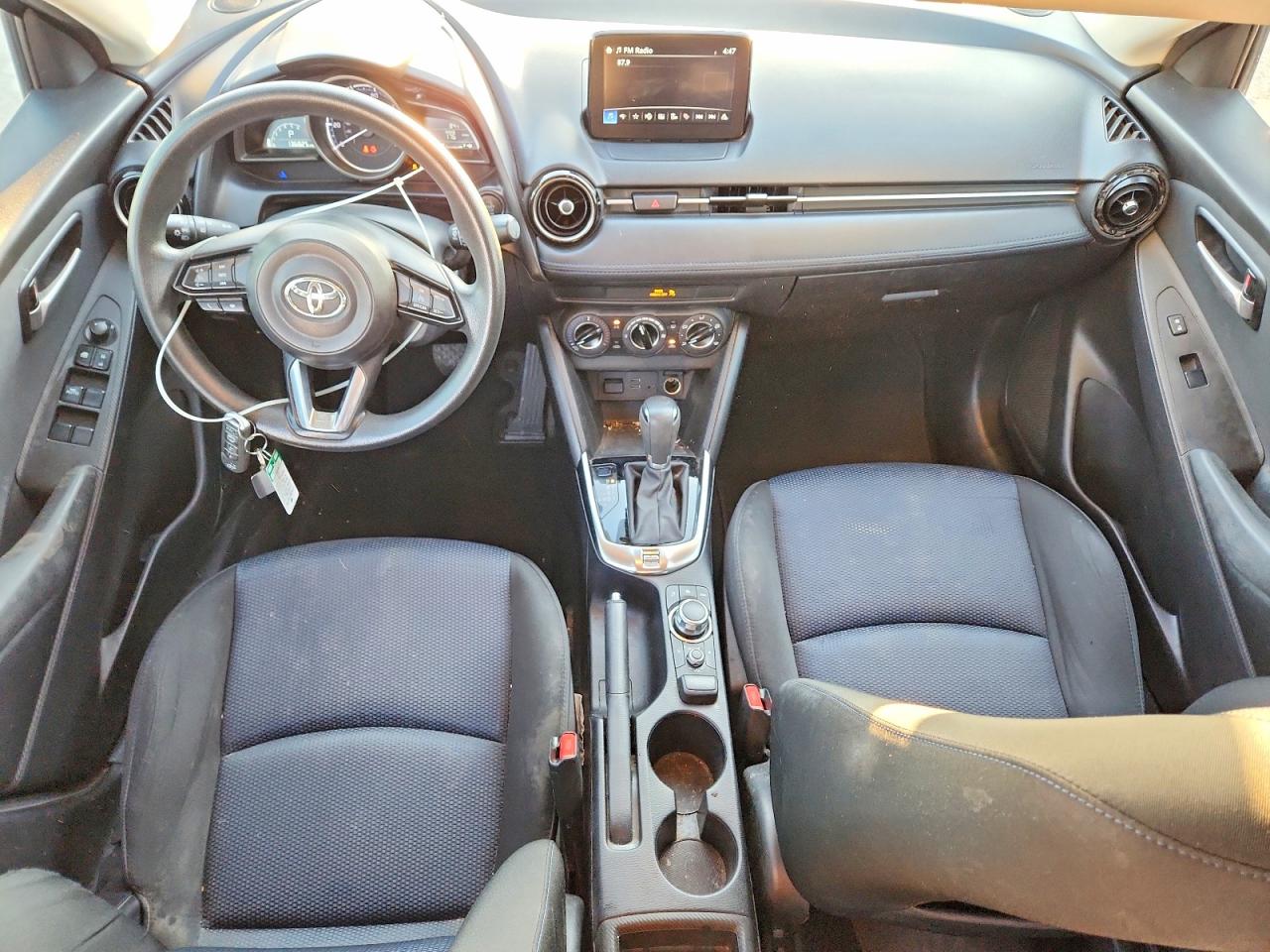 2019 TOYOTA YARIS L photo 8