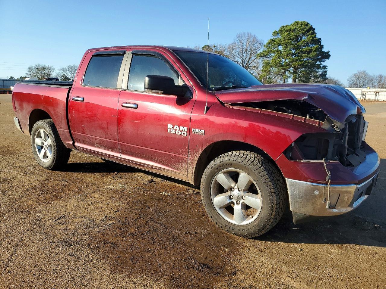 2017 RAM 1500 SLT photo 4