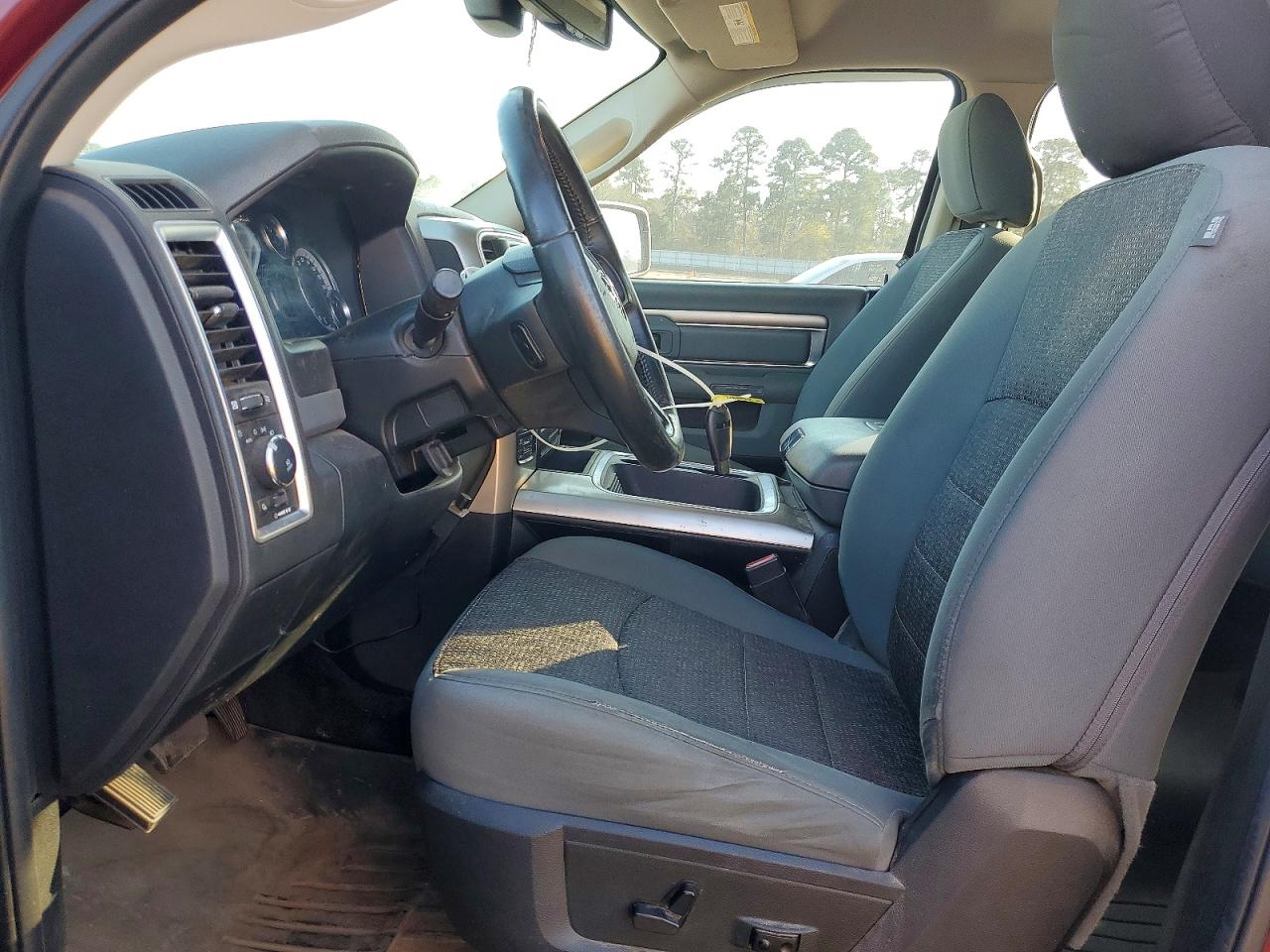 2017 RAM 1500 SLT photo 7