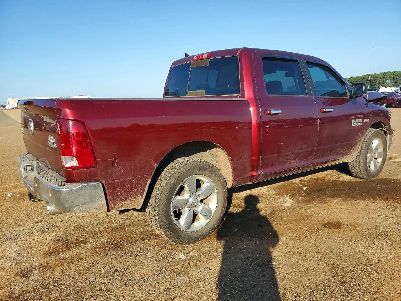 2017 RAM 1500 SLT photo 3