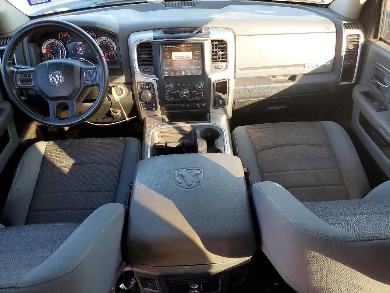 2017 RAM 1500 SLT photo 8