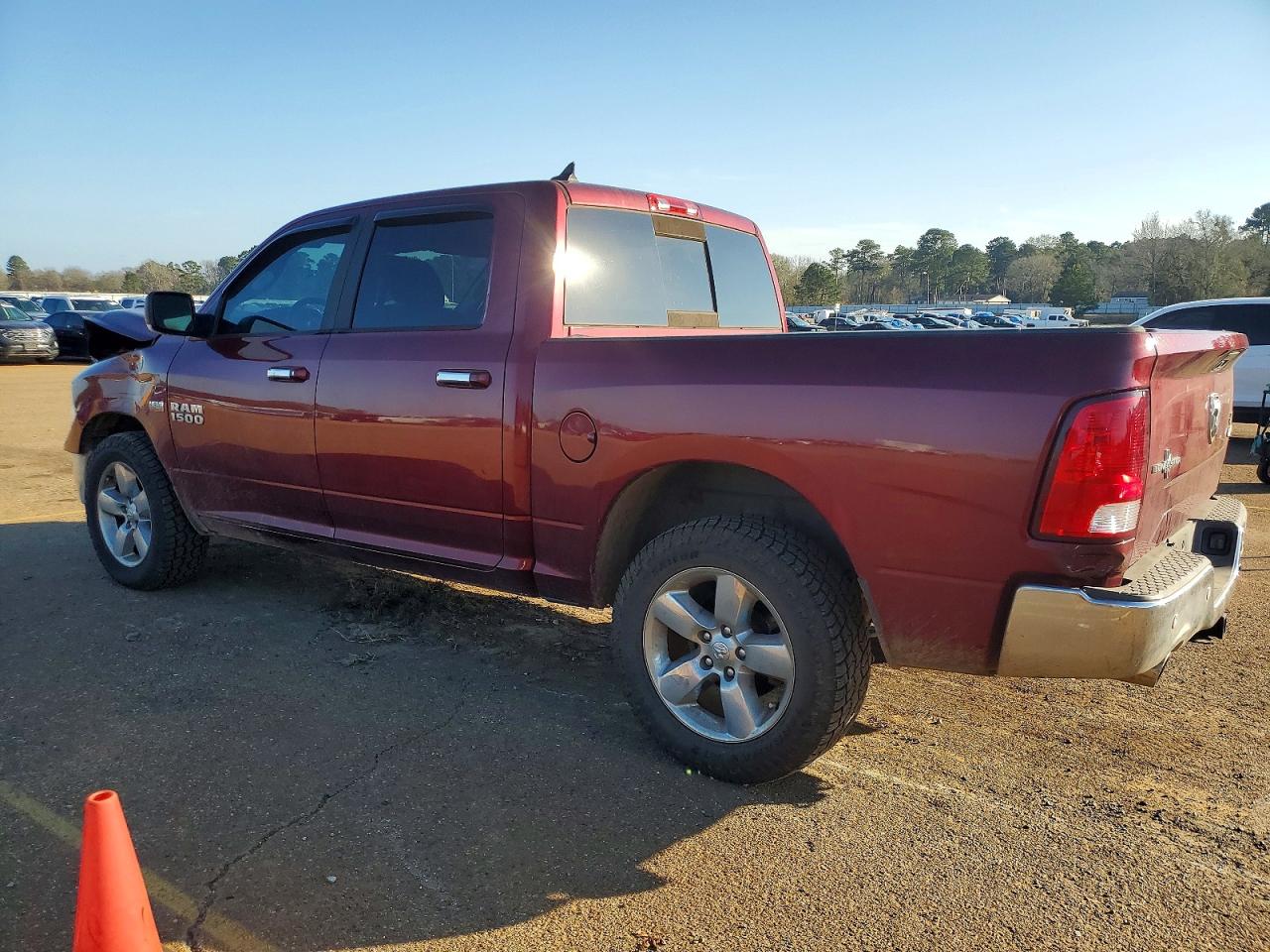 2017 RAM 1500 SLT photo 2
