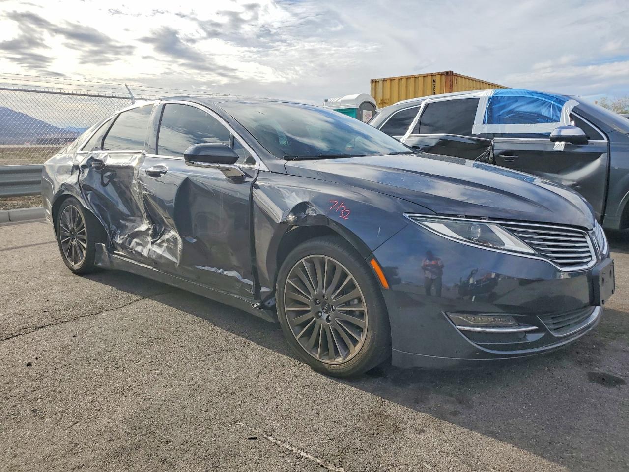 2014 LINCOLN MKZ photo 4