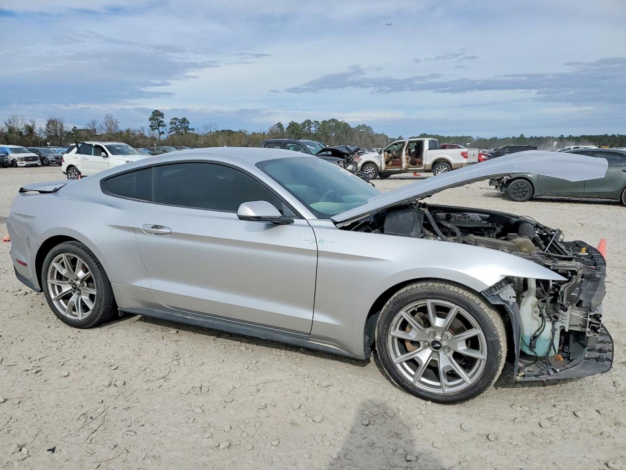 2015 FORD MUSTANG photo 4