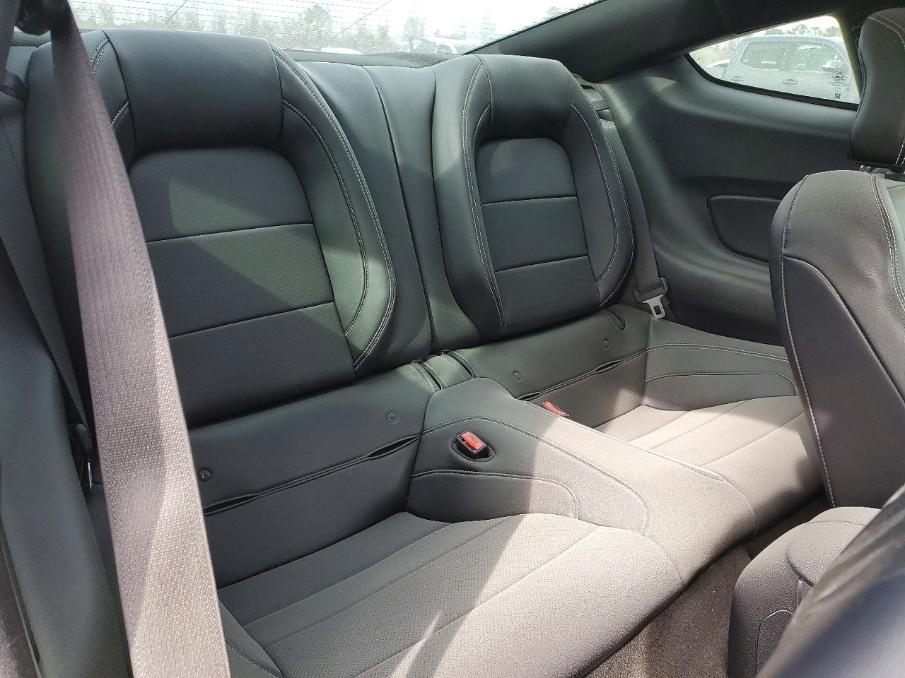 2015 FORD MUSTANG photo 10