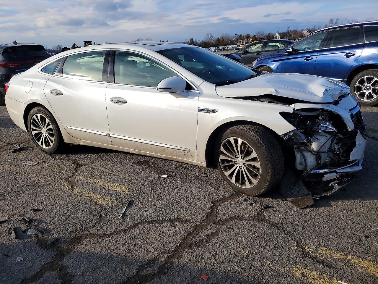 2017 BUICK LACROSSE PREMIUM photo 4