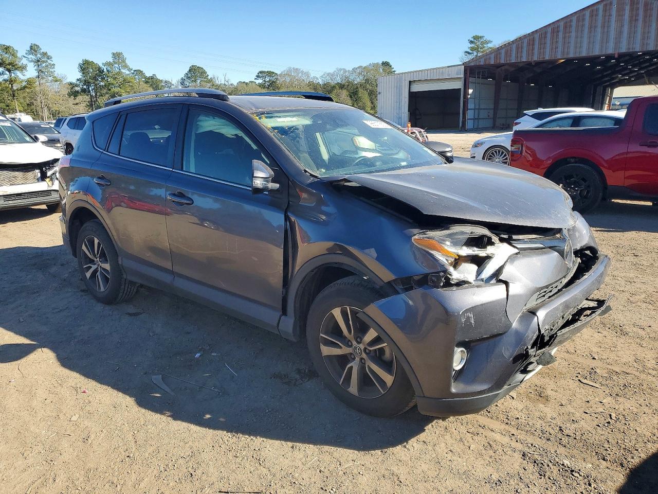 2017 TOYOTA RAV4 XLE photo 4