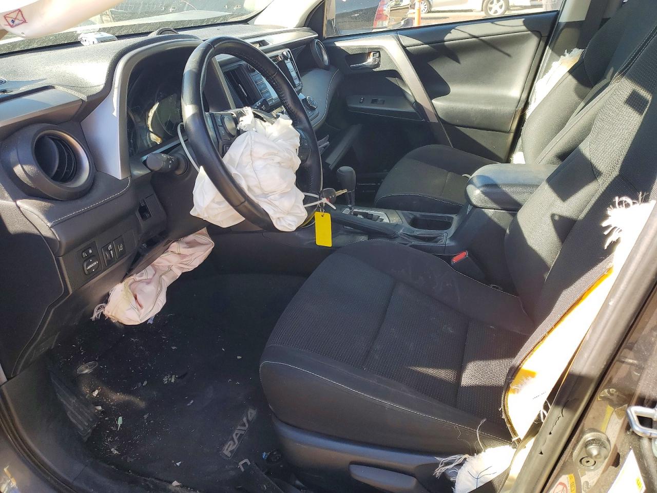 2017 TOYOTA RAV4 XLE photo 7