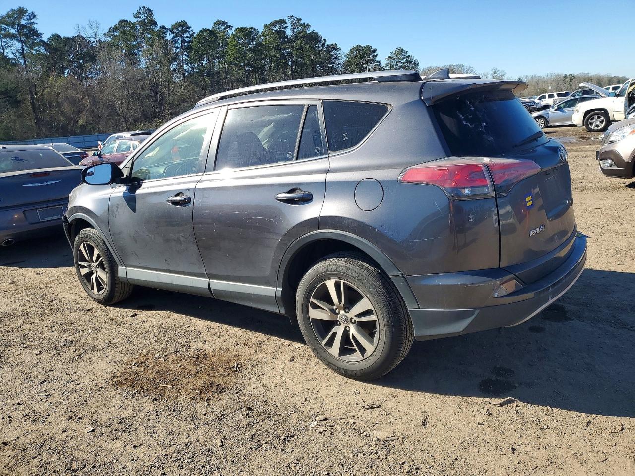 2017 TOYOTA RAV4 XLE photo 2