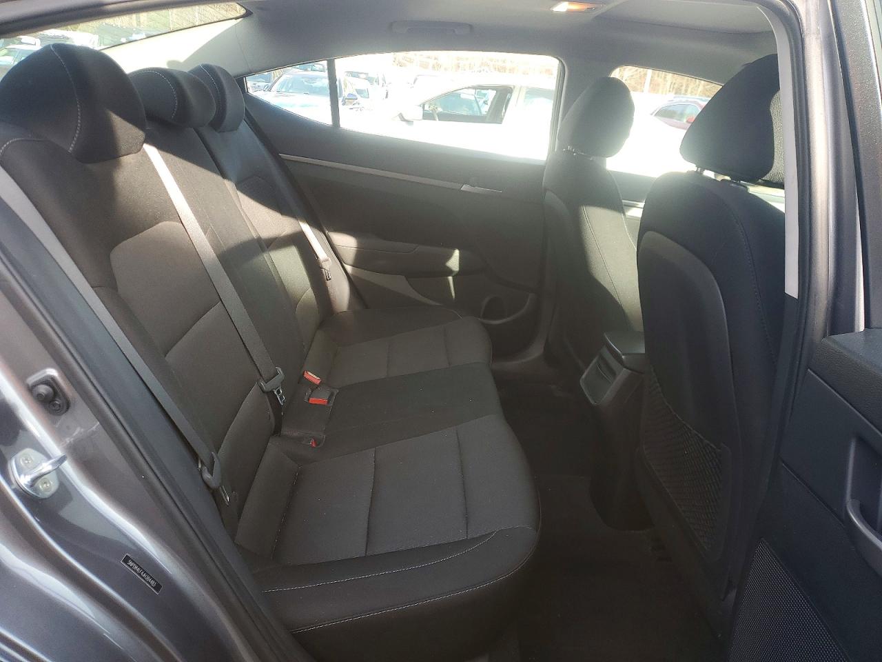 2018 HYUNDAI ELANTRA SEL photo 10