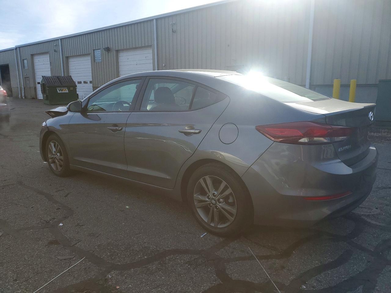 2018 HYUNDAI ELANTRA SEL photo 2