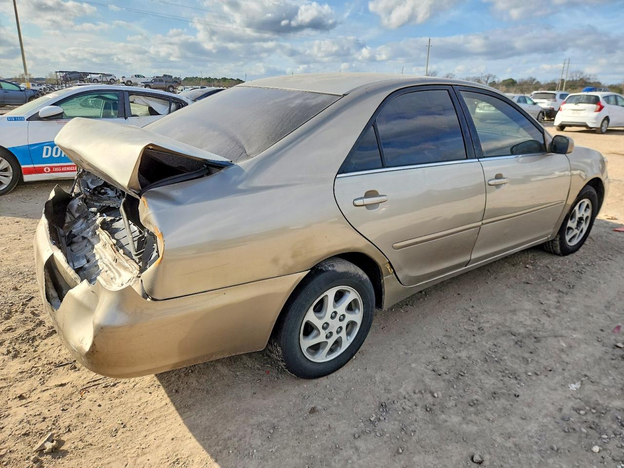 2005 TOYOTA CAMRY LE photo 3