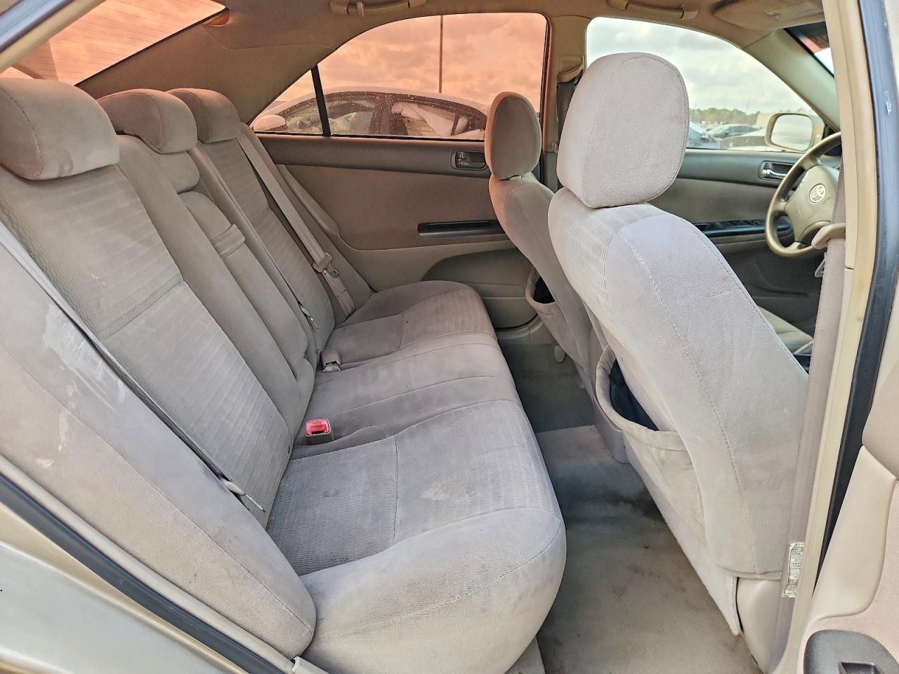 2005 TOYOTA CAMRY LE photo 10