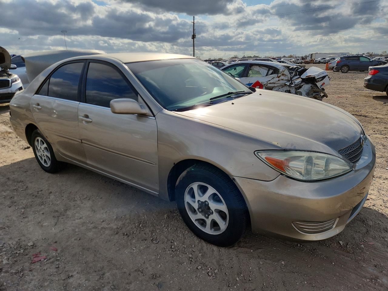 2005 TOYOTA CAMRY LE photo 4