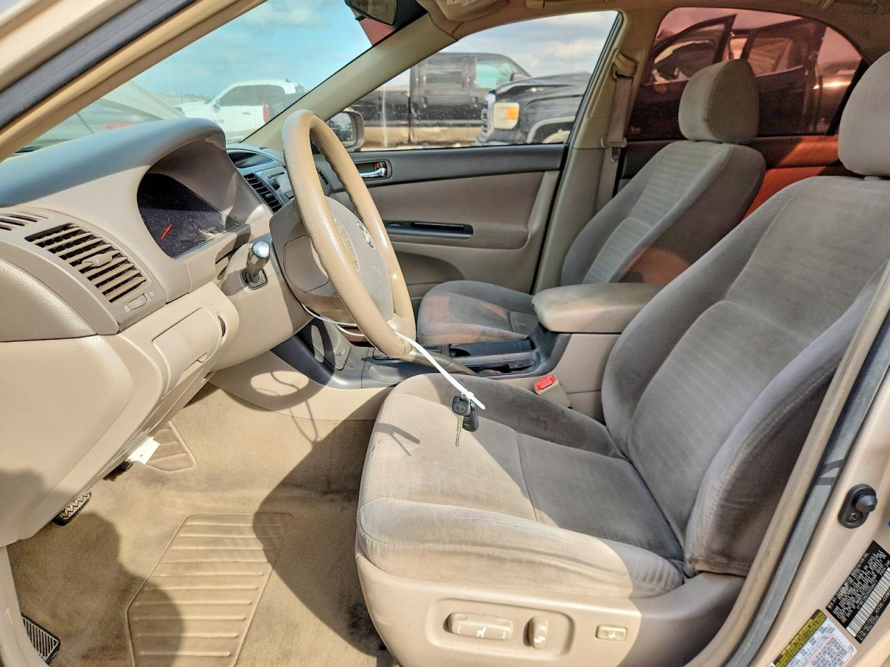 2005 TOYOTA CAMRY LE photo 7