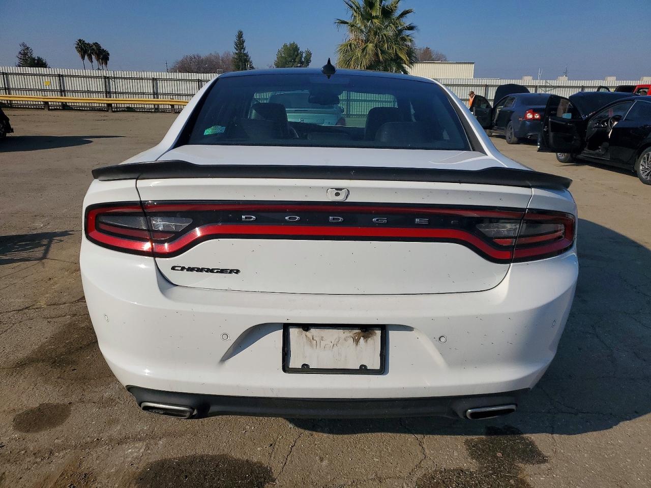 2017 DODGE CHARGER SXT photo 6