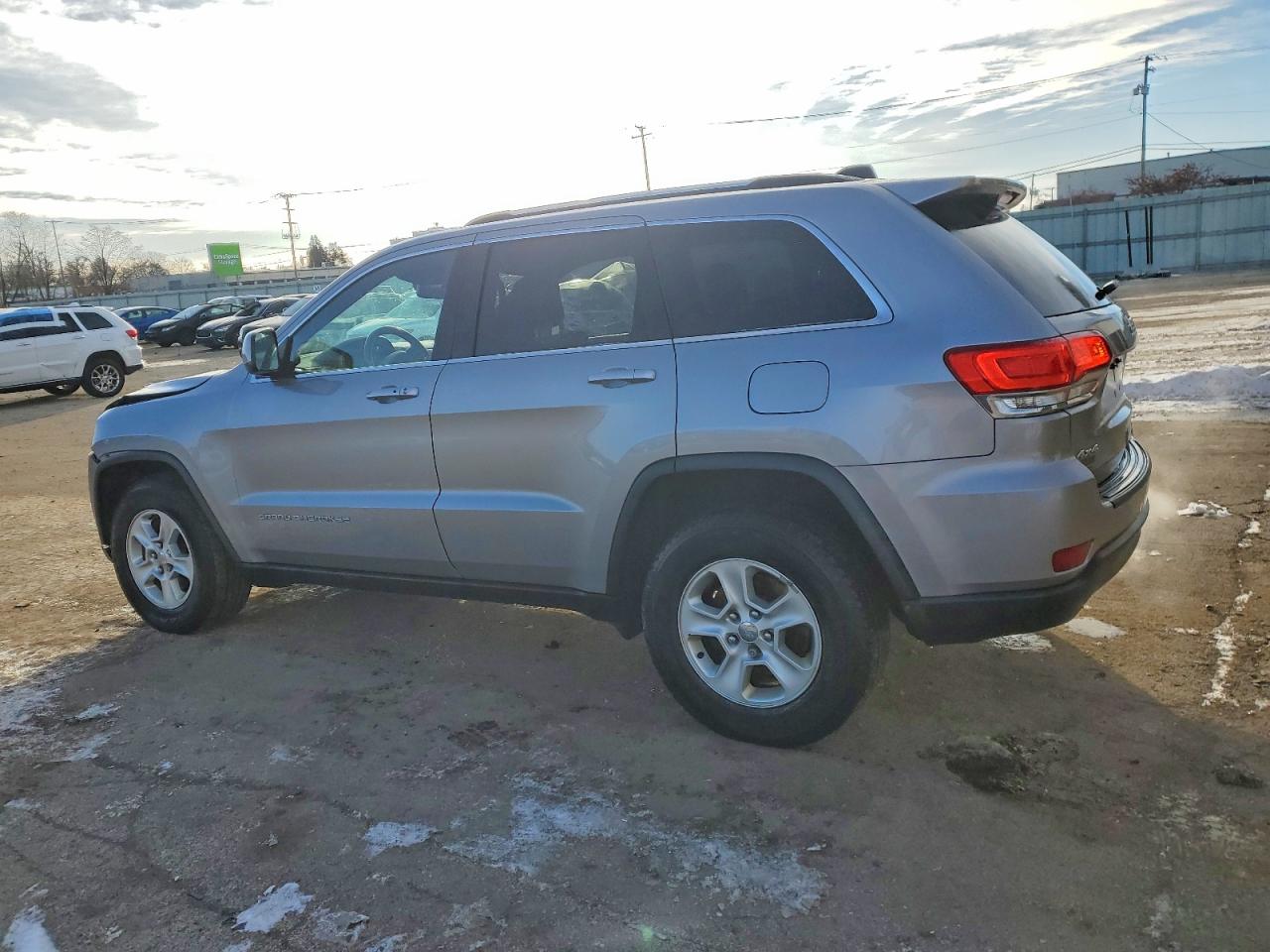 2016 JEEP GRAND CHEROKEE LAREDO photo 2