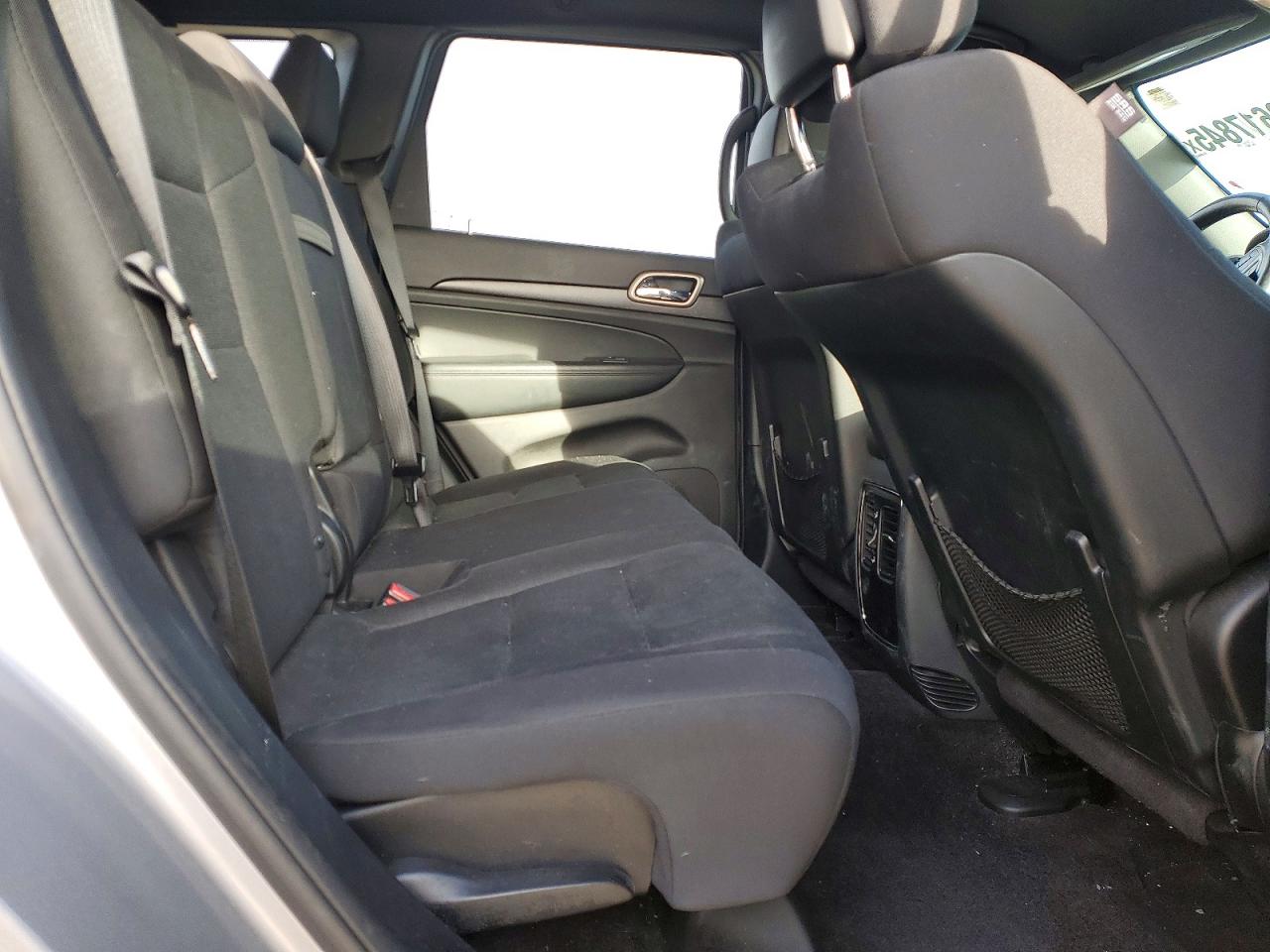 2016 JEEP GRAND CHEROKEE LAREDO photo 11