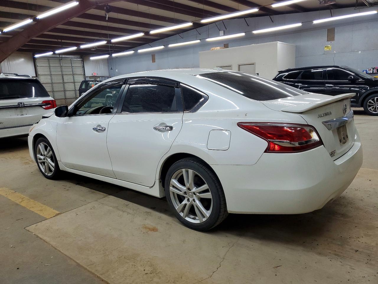 2013 NISSAN ALTIMA 3.5S photo 2