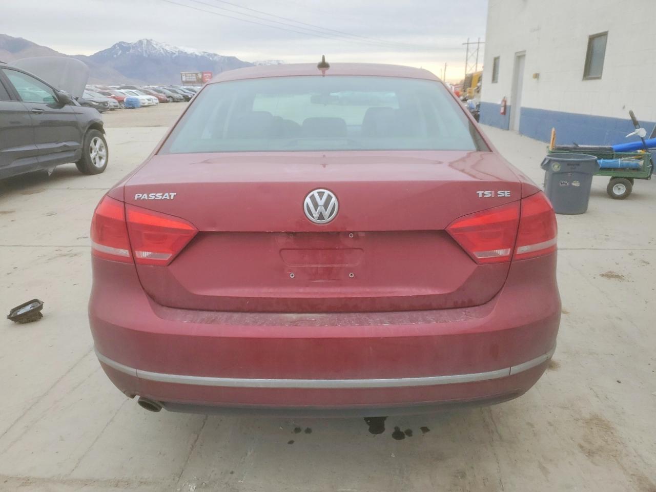 2015 VOLKSWAGEN PASSAT SE photo 6