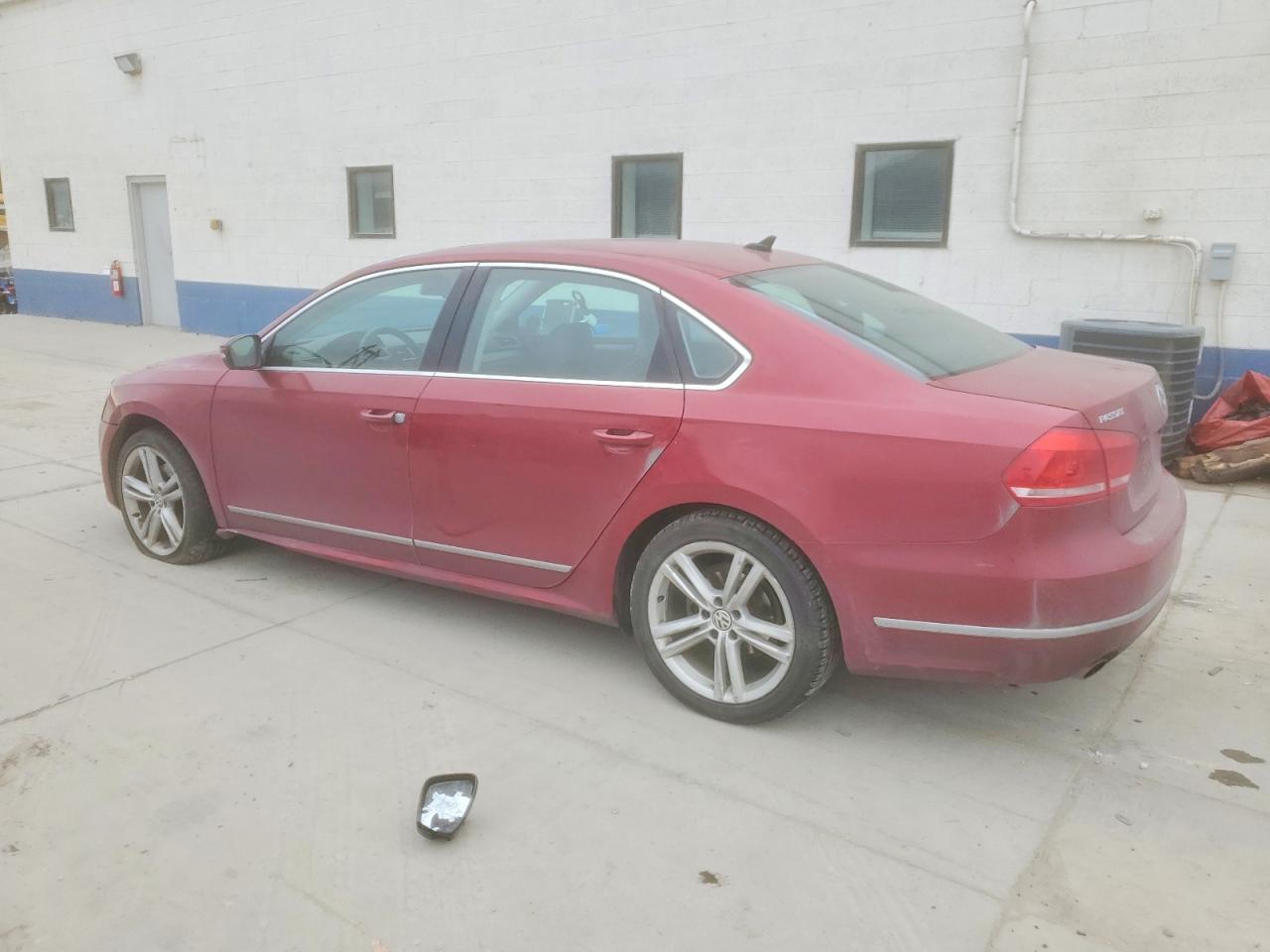 2015 VOLKSWAGEN PASSAT SE photo 2