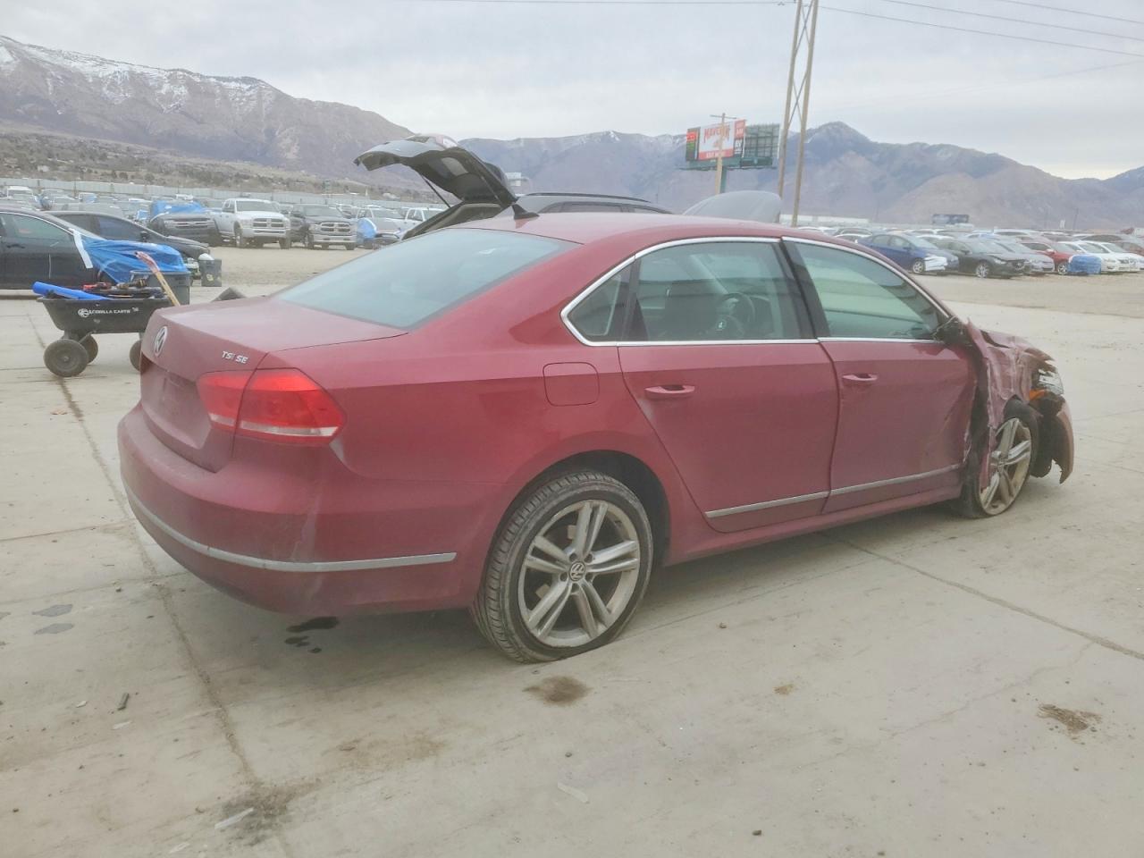 2015 VOLKSWAGEN PASSAT SE photo 3
