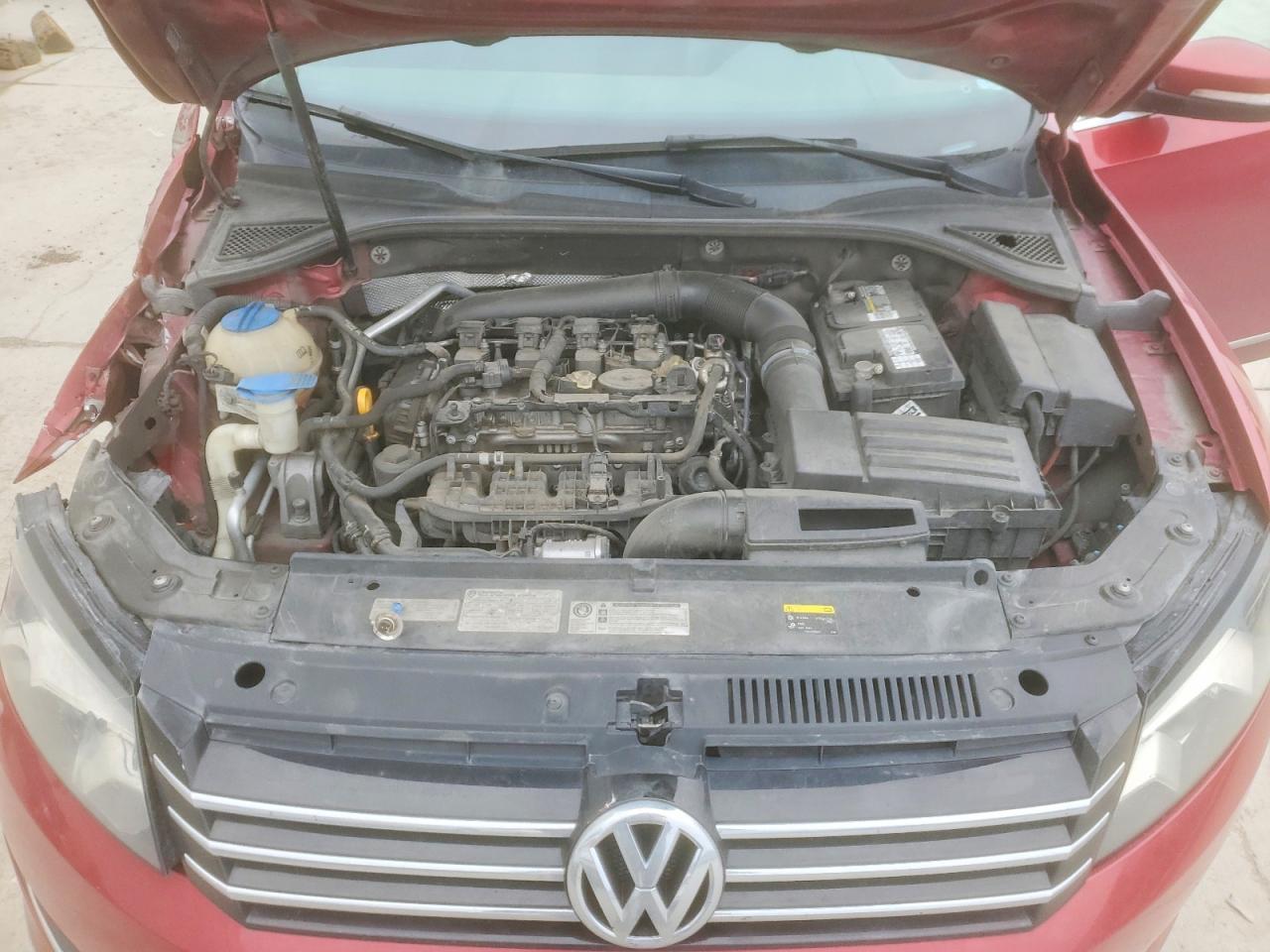 2015 VOLKSWAGEN PASSAT SE photo 11