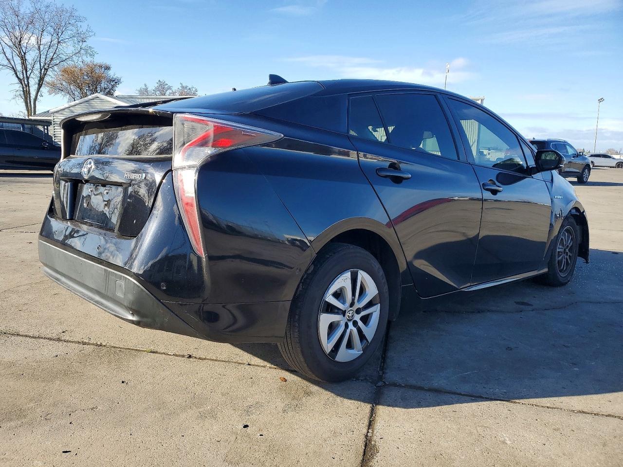 2018 TOYOTA PRIUS photo 3
