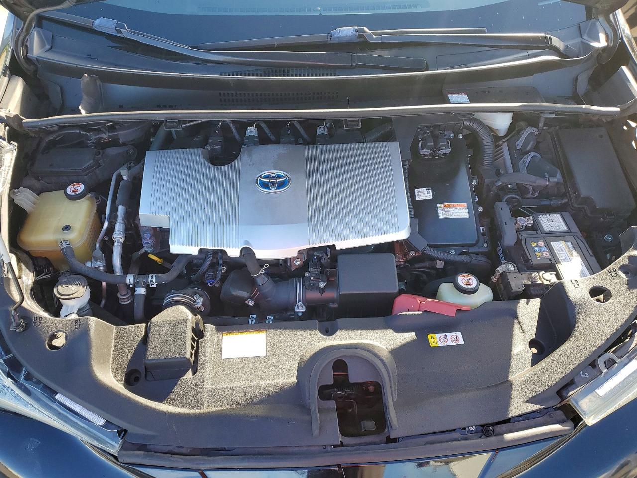 2018 TOYOTA PRIUS photo 11