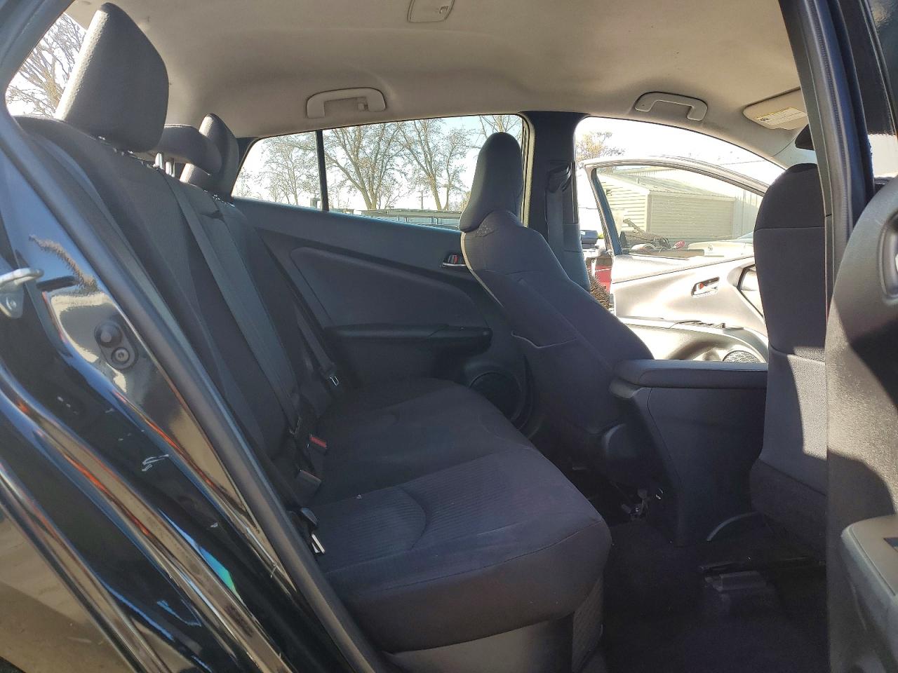 2018 TOYOTA PRIUS photo 10