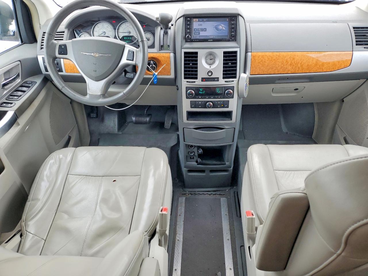 2008 CHRYSLER TOWN & COUNTRY LIMITED photo 8