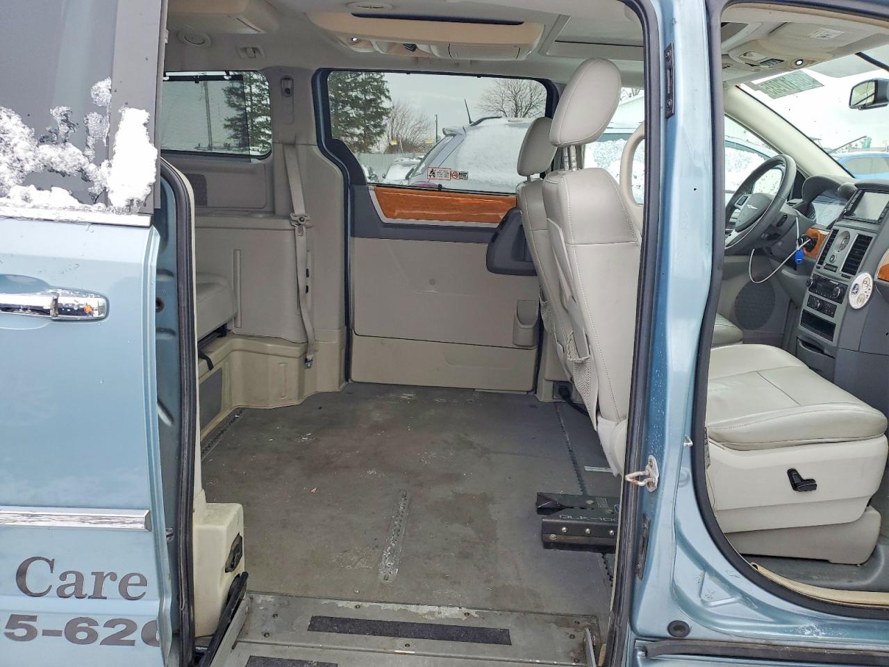 2008 CHRYSLER TOWN & COUNTRY LIMITED photo 11