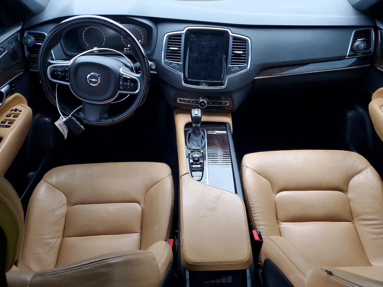 2019 VOLVO XC90 T6 MOMENTUM photo 8