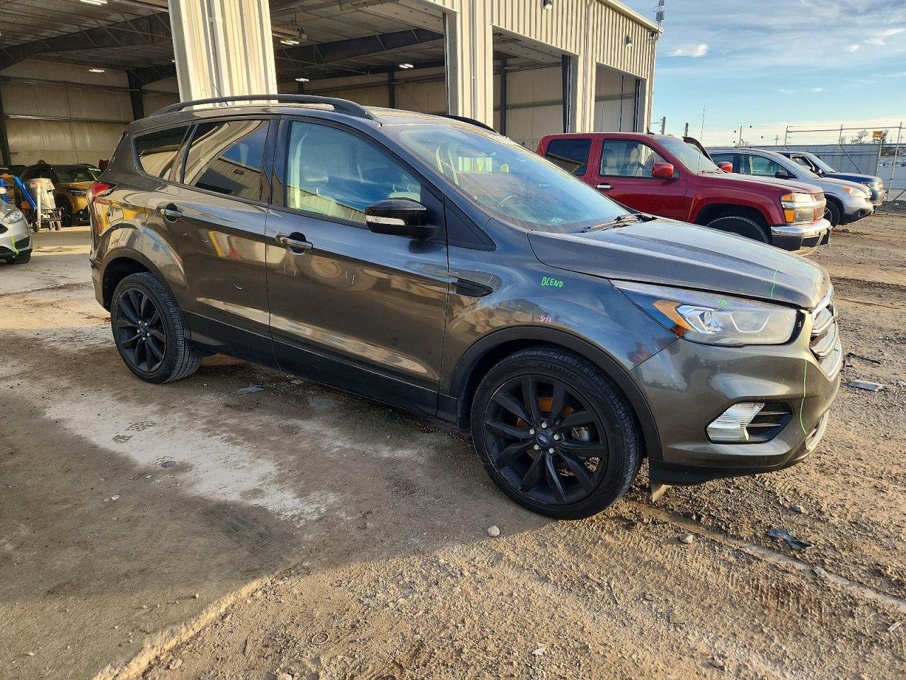 2017 FORD ESCAPE photo 4