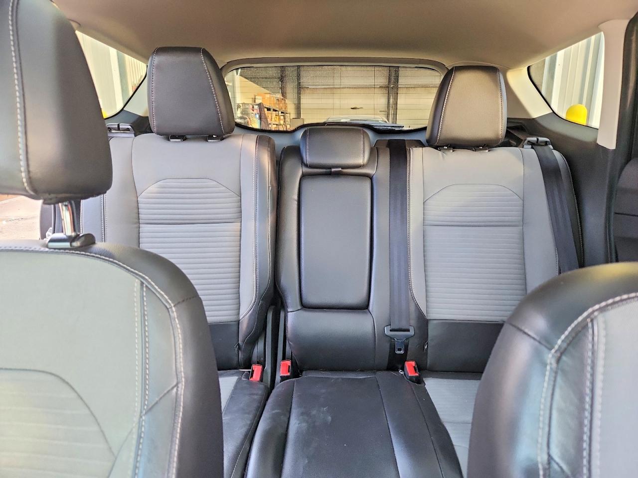 2017 FORD ESCAPE photo 10