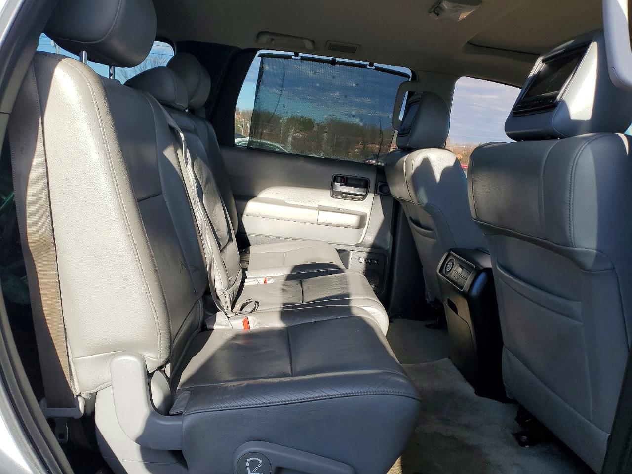 2011 TOYOTA SEQUOIA LIMITED photo 11