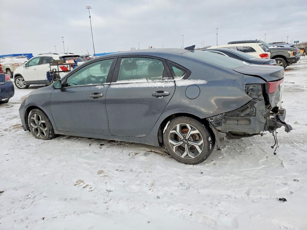 2021 KIA FORTE FE photo 2