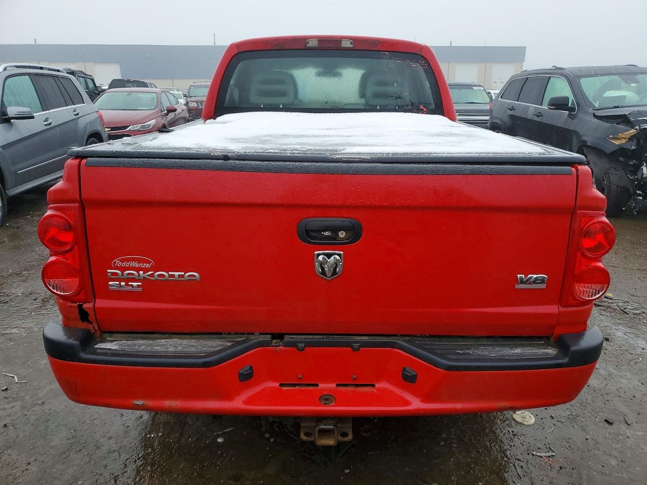 2005 DODGE DAKOTA QUAD SLT photo 6