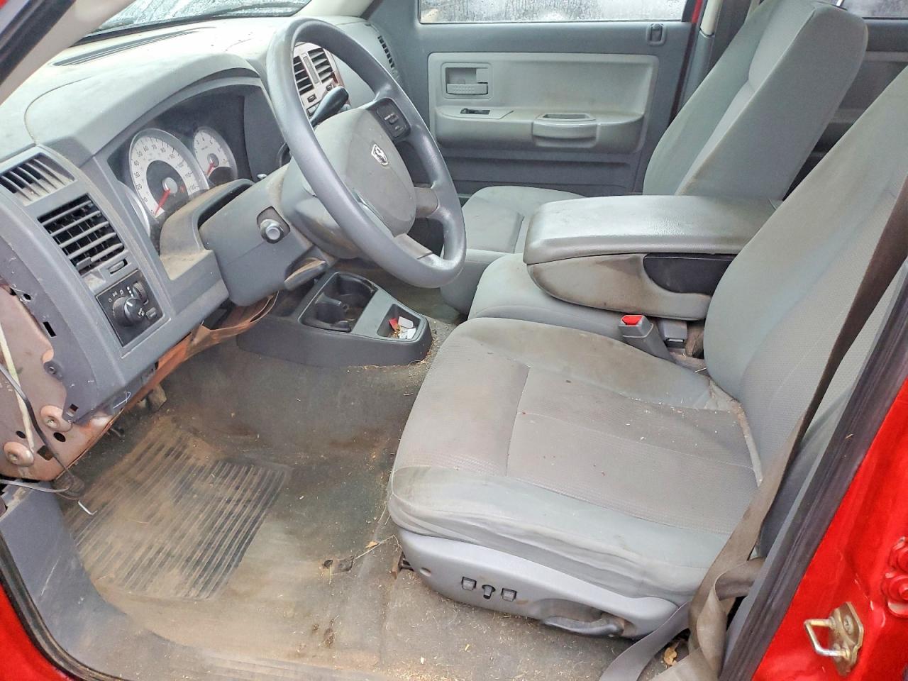 2005 DODGE DAKOTA QUAD SLT photo 7